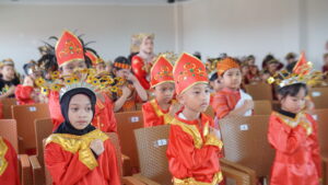 Potret keseriusan siswa ketika mengikuti kegiatan Ethnic Show