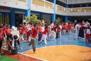 Potret keseruan anak-anak dalam lomba di PHBN Primary