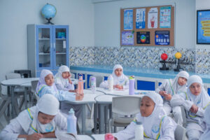 Potret dokcil mengikuti pelatihan di Laboratorium Science